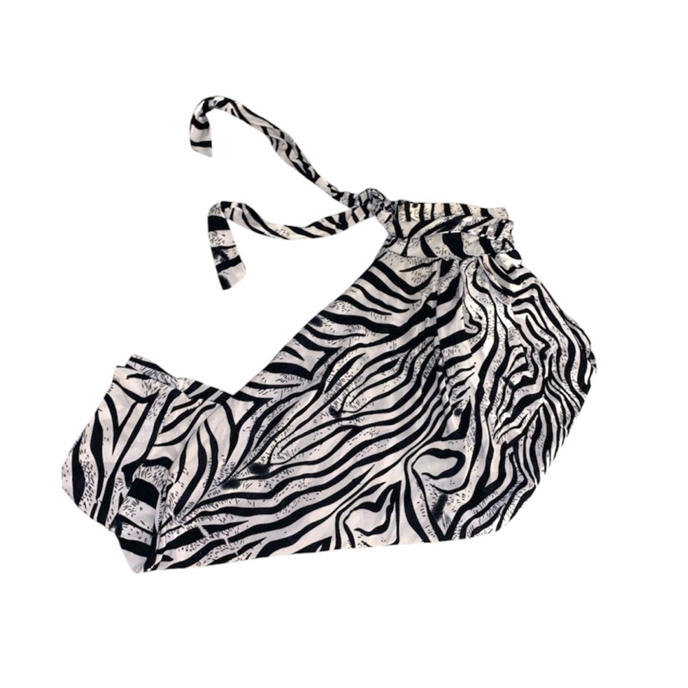 Rainbow Vintage like new Zebra Print shorts with front tie in a women’s Size L.